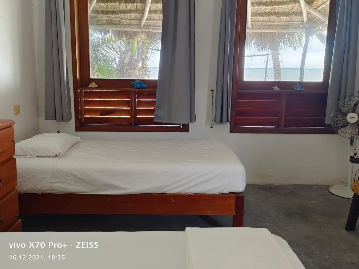 Lunazul Eco-Cabana Frente Al Mar Mahahual Eksteriør billede