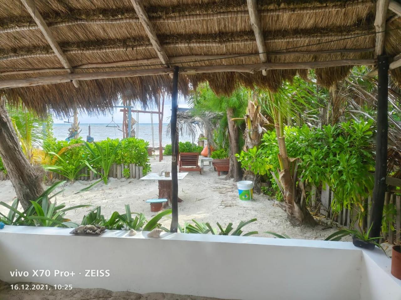 Lunazul Eco-Cabana Frente Al Mar Mahahual Eksteriør billede