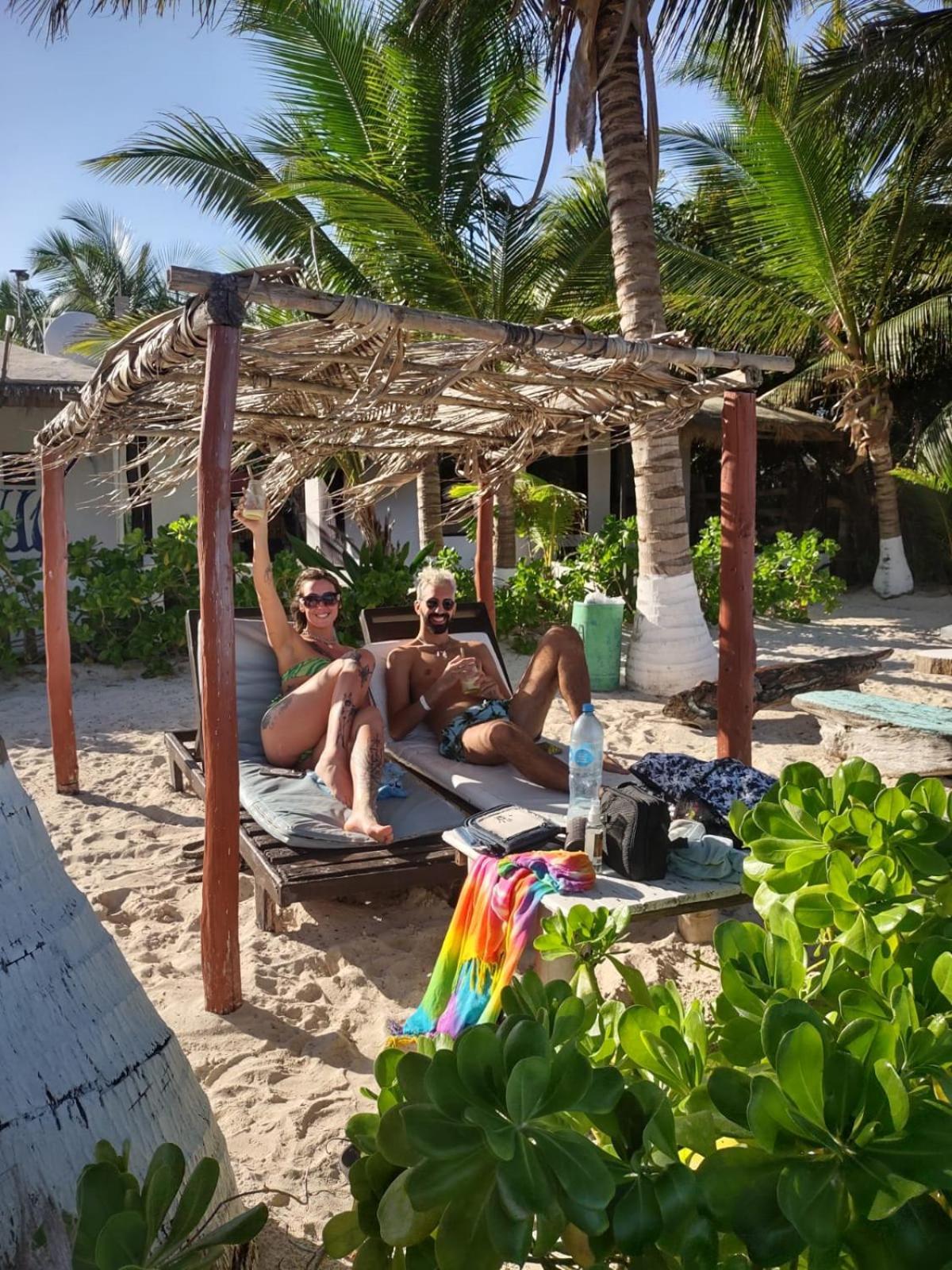 Lunazul Eco-Cabana Frente Al Mar Mahahual Eksteriør billede