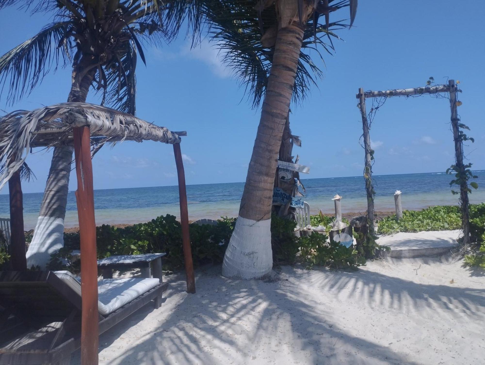 Lunazul Eco-Cabana Frente Al Mar Mahahual Eksteriør billede